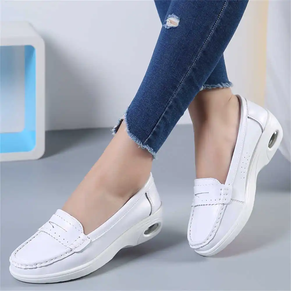 Thick Sole Slipon White Traine - đánh giá và giá Office Tech Typing