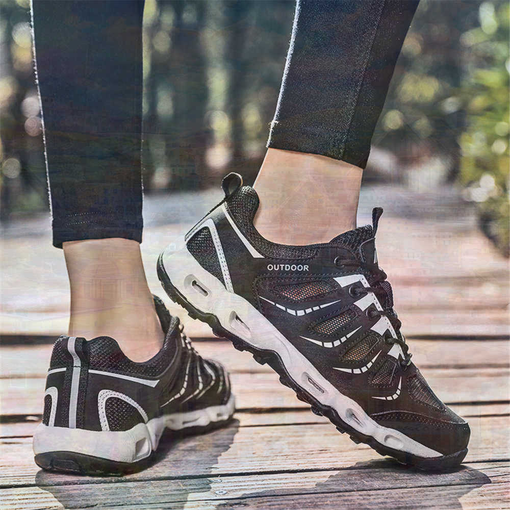 Sumer Round Tip Silver Sneaker - đánh giá và giá Office Tech Typing